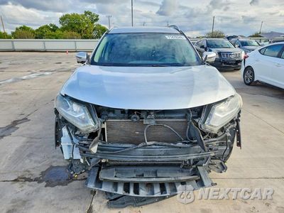 Piąte zdjęcie samochodu w środku: 2016 NISSAN ROGUE SL VIN:5N1AT2MT0GC862165 - miniatura