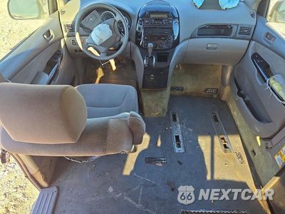 Zdjęcie 8 z 13 samochodu: 2004 TOYOTA SIENNA LE 8 PASSENGER VIN:5TDZA23CX4S178183 - miniatura