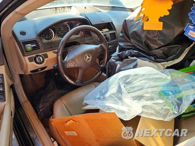 Zdjęcie 8 z 12 samochodu: 2010 MERCEDES-BENZ C 300 VIN:WDDGF5EBXAR103997 - miniatura