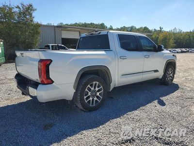 Trzecie zdjęcie samochodu z tyłu: 2025 TOYOTA TUNDRA 1794 EDITION VIN:5TFMA5DB0SX244717 - miniatura