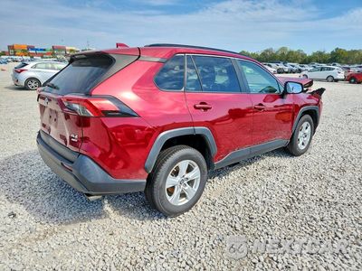 Trzecie zdjęcie samochodu z tyłu: 2019 TOYOTA RAV4 XLE VIN:JTMP1RFV5KD004799 - miniatura