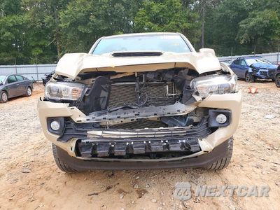 Piąte zdjęcie samochodu w środku: 2017 TOYOTA TACOMA TRD SPORT VIN:3TMAZ5CN2HM043360 - miniatura