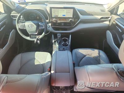 Zdjęcie 8 z 14 samochodu: 2025 TOYOTA HIGHLANDER HYBRID PLATINUM VIN:5TDEBRCH7SS673650 - miniatura