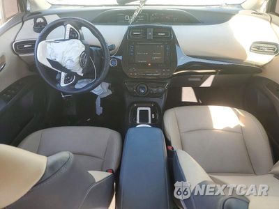 Zdjęcie 8 z 12 samochodu: 2016 TOYOTA PRIUS FOUR VIN:JTDKARFU7G3017892 - miniatura