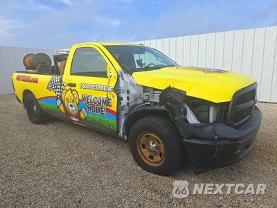 Czwarte zdjęcie samochodu z boku: 2022 RAM 1500 CLASSIC TRADESMAN VIN:3C6JR6DG0NG233925 - miniatura