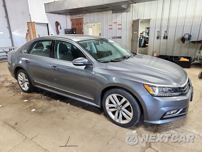 Czwarte zdjęcie samochodu z boku: 2017 VOLKSWAGEN PASSAT SE VIN:1VWGT7A35HC040492 - miniatura