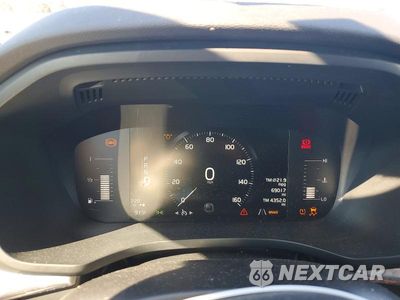 Zdjęcie 9 z 13 samochodu: 2019 VOLVO XC60 T5 MOMENTUM VIN:LYV102DK9KB247437 - miniatura