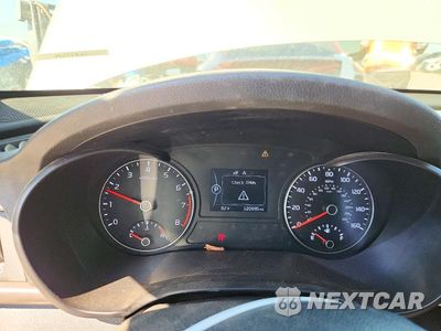 Zdjęcie 9 z 12 samochodu: 2017 KIA OPTIMA LX VIN:5XXGT4L36HG148845 - miniatura