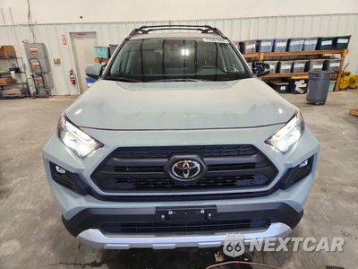 Piąte zdjęcie samochodu w środku: 2023 TOYOTA RAV4 ADVENTURE VIN:2T3J1RFV2PW400415 - miniatura