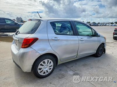 Trzecie zdjęcie samochodu z tyłu: 2015 TOYOTA YARIS 5-DOOR L VIN:VNKKTUD37FA027654 - miniatura