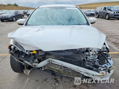 Piąte zdjęcie samochodu w środku: 2016 FORD FOCUS SE VIN:1FADP3K26GL270443 - miniatura