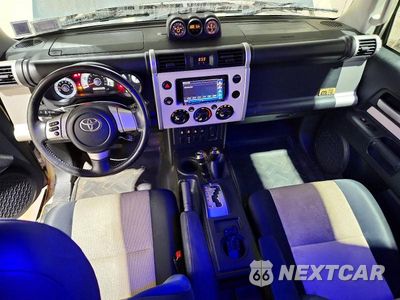 Zdjęcie 8 z 13 samochodu: 2010 TOYOTA FJ CRUISER BASE VIN:JTEBU4BF0AK077975 - miniatura