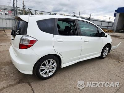 Trzecie zdjęcie samochodu z tyłu: 2010 HONDA FIT SPORT VIN:JHMGE8H4XAS026096 - miniatura