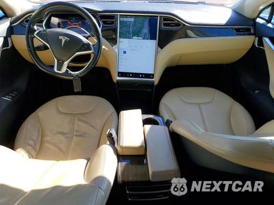 Zdjęcie 8 z 12 samochodu: 2013 TESLA MODEL S VIN:5YJSA1CN5DFP15673 - miniatura
