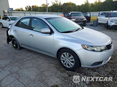 Czwarte zdjęcie samochodu z boku: 2010 KIA FORTE EX VIN:KNAFU4A21A5849707 - miniatura