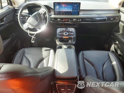 Zdjęcie 8 z 13 samochodu: 2022 LINCOLN NAUTILUS SELECT VIN:2LMPJ8J93NBL13556 - miniatura