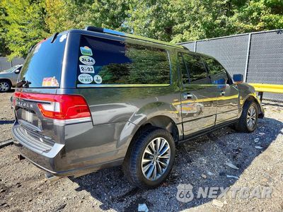 Trzecie zdjęcie samochodu z tyłu: 2016 LINCOLN NAVIGATOR L SELECT VIN:5LMJJ3JT7GEL02211 - miniatura