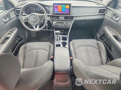 Zdjęcie 8 z 13 samochodu: 2017 KIA OPTIMA LX VIN:5XXGT4L35HG172831 - miniatura