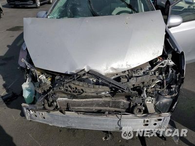 Zdjęcie 12 z 13 samochodu: 2012 TOYOTA PRIUS V THREE VIN:JTDZN3EU1C3068915 - miniatura