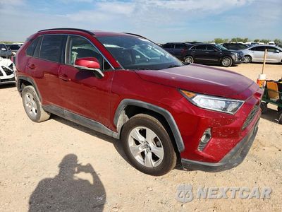 Czwarte zdjęcie samochodu z boku: 2021 TOYOTA RAV4 XLE VIN:JTMW1RFV3MD071111 - miniatura