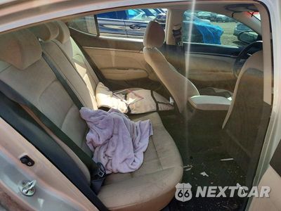 Zdjęcie 10 z 12 samochodu: 2017 HYUNDAI ELANTRA SE VIN:KMHD74LF0HU417798 - miniatura
