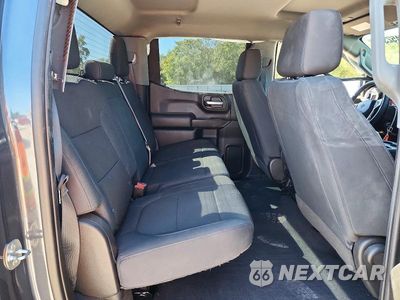 Zdjęcie 10 z 12 samochodu: 2021 CHEVROLET SILVERADO K1500 TRAIL BOSS CUSTOM VIN:1GCPYCEF3MZ400772 - miniatura
