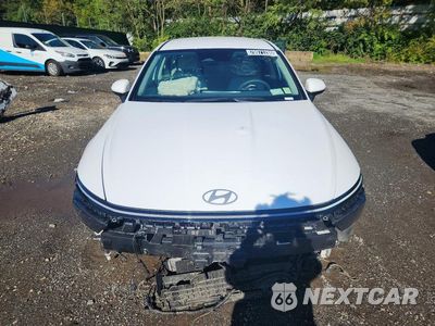 Piąte zdjęcie samochodu w środku: 2026 HYUNDAI SONATA HYBRID BLUE VIN:KMHL24JJ4TA142514 - miniatura