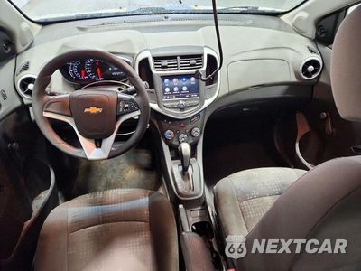 Zdjęcie 8 z 13 samochodu: 2020 CHEVROLET SONIC VIN:1G1JG6SB9L4139938 - miniatura