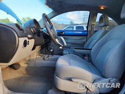 Zdjęcie 7 z 13 samochodu: 2001 VOLKSWAGEN NEW BEETLE GLS VIN:3VWCB21C31M454573 - miniatura
