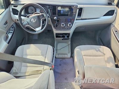 Zdjęcie 8 z 13 samochodu: 2017 TOYOTA SIENNA L 7-PASSENGER VIN:5TDZZ3DC9HS819682 - miniatura
