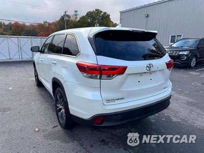 Drugie zdjęcie samochodu z przodu: 2018 TOYOTA HIGHLANDER LE PLUS VIN:5TDBZRFH0JS817709 - miniatura