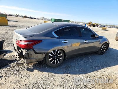 Trzecie zdjęcie samochodu z tyłu: 2018 NISSAN ALTIMA 2.5 SL VIN:1N4AL3AP5JC175696 - miniatura