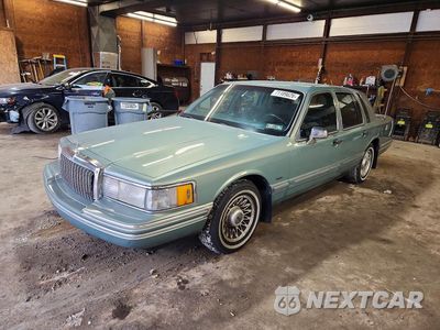 1994 LINCOLN TOWN CAR SIGNATURE 1LNLM82W1RY647390 - główne zdjęcie licytacji z USA - miniatura
