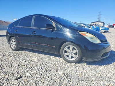 Czwarte zdjęcie samochodu z boku: 2004 TOYOTA PRIUS BASE VIN:JTDKB20U640016677 - miniatura