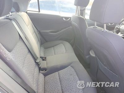 Zdjęcie 10 z 12 samochodu: 2017 HYUNDAI IONIQ BLUE VIN:KMHC65LC5HU030609 - miniatura