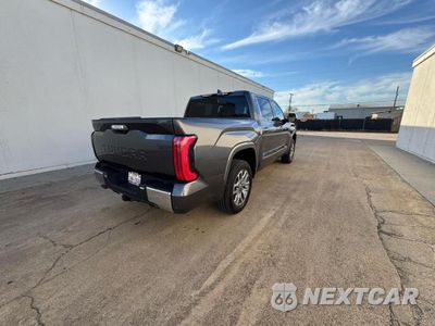 Czwarte zdjęcie samochodu z boku: 2024 TOYOTA TUNDRA 1794 EDITION VIN:5TFMA5AB4RX033485 - miniatura