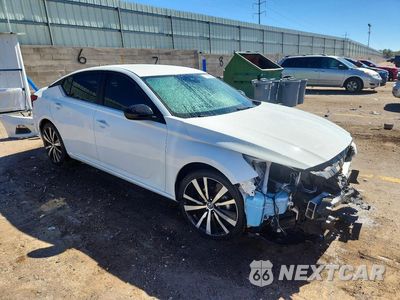 Czwarte zdjęcie samochodu z boku: 2021 NISSAN ALTIMA SR VIN:1N4BL4CV1MN412022 - miniatura