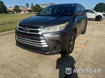 Drugie zdjęcie samochodu z przodu: 2017 TOYOTA HIGHLANDER LE VIN:5TDZARFH1HS027447 - miniatura