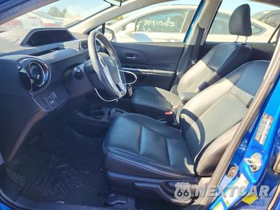Zdjęcie 7 z 12 samochodu: 2016 TOYOTA PRIUS C FOUR VIN:JTDKDTB37G1116354 - miniatura