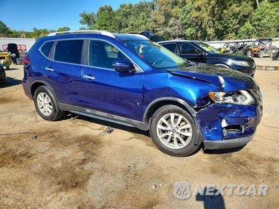 Czwarte zdjęcie samochodu z boku: 2018 NISSAN ROGUE SV VIN:5N1AT2MV8JC791094 - miniatura