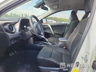 Zdjęcie 7 z 14 samochodu: 2018 TOYOTA RAV4 LE VIN:JTMZFREV6JJ152682 - miniatura