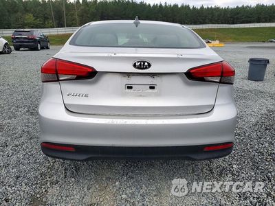 Zdjęcie 6 z 12 samochodu: 2018 KIA FORTE LX VIN:3KPFK4A78JE236704 - miniatura