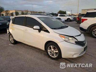 Czwarte zdjęcie samochodu z boku: 2014 NISSAN VERSA NOTE S VIN:3N1CE2CP2EL371015 - miniatura