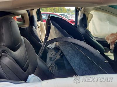 Zdjęcie 10 z 12 samochodu: 2016 TESLA MODEL X VIN:5YJXCBE40GF004445 - miniatura