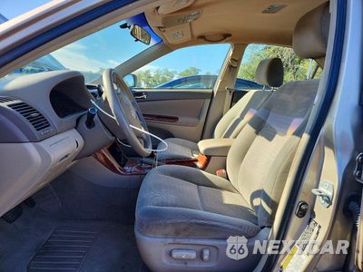 Zdjęcie 7 z 12 samochodu: 2005 TOYOTA CAMRY LE VIN:4T1BE30K55U968538 - miniatura