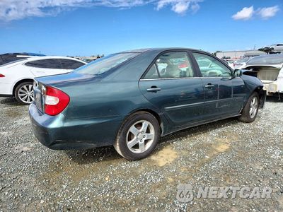 Trzecie zdjęcie samochodu z tyłu: 2002 TOYOTA CAMRY LE VIN:4T1BE32K72U544884 - miniatura