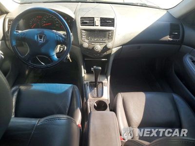 Zdjęcie 8 z 12 samochodu: 2005 HONDA ACCORD EX VIN:1HGCM56805A129239 - miniatura