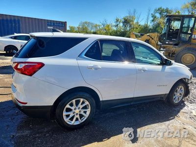 Trzecie zdjęcie samochodu z tyłu: 2019 CHEVROLET EQUINOX LT VIN:3GNAXUEV8KL268853 - miniatura