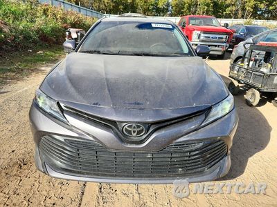 Piąte zdjęcie samochodu w środku: 2020 TOYOTA CAMRY LE VIN:4T1C11AK5LU995576 - miniatura