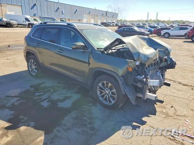 Czwarte zdjęcie samochodu z boku: 2019 JEEP CHEROKEE LATITUDE PLUS VIN:1C4PJLLB4KD151929 - miniatura